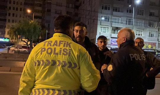 Alkollü ve Ehliyetsiz Şekilde Kaza Yapan Sürücüye Polisten Tarihi Yanıt, 'Polis Teşkilatıyız'