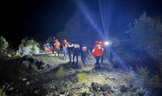 İHH'nın Kanyon Eğitiminde Facia: Eğitmen Hayatını Kaybetti, 13 Kişi Kurtarılmayı Bekliyor