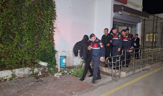 Çukurova Belediyesi'ne Operasyonda Yeni Gelişme: Başkan ve Eski Başkan Dahil Şüpheliler Adliyeye Sevk Edildi