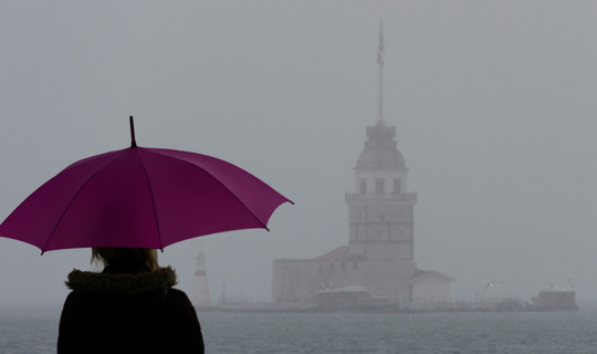 Kış Adım Adım İstanbul'a Geliyor! AKOM Yağmur ve Soğuk Hava için Tarih Vererek Uyardı