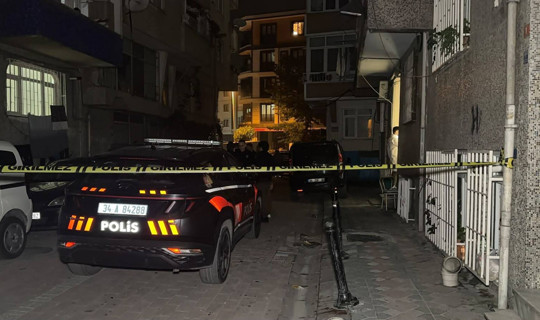 Zeytinburnu'nda Hareketli Anlar! İhbara Giden Polis Ekiplerine Ateş Açıldı, Şüpheli Bacağından Vurularak Yakalandı