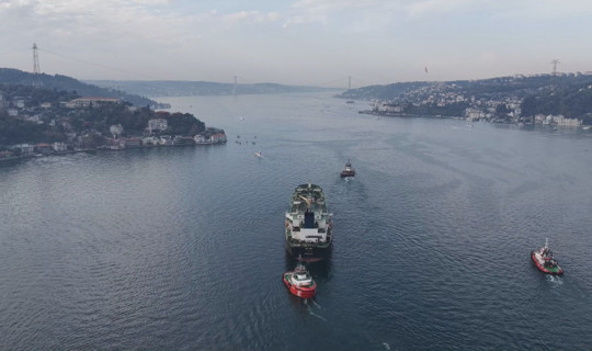 Rusya'da Dron Saldırısına Uğrayan Tanker İstanbul Boğazı'ndan Geçiş Yaptı: Geçiş Sırasında Boğaz Gemi Trafiğine Kapatıldı