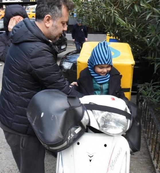 Gülşen'in oğlu Azur kurye oldu - Resim: 5