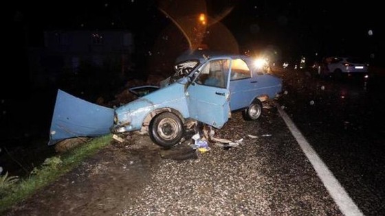 Adıyaman'da iki otomobil çarpıştı: Ölü ve yaralılar var