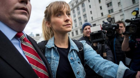 Allison Mack'ten cinsel ilişki tarikatı itirafı!