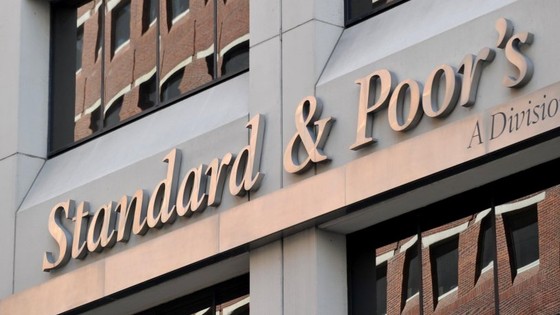 S&P Arjantin'in kredi notunu "B-"ye düşürdü