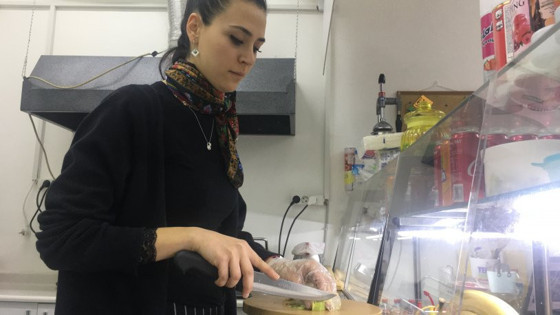 İş bulamayan genç mimar tostçu oldu