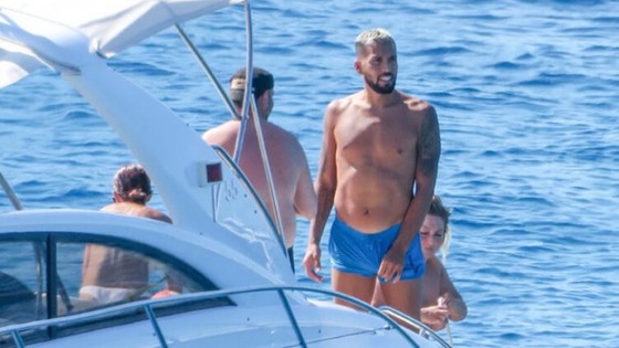 Ezequiel Garay ve sevgilisi Tamara Gorro tatilde