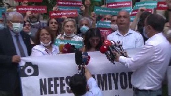 Bülent Kılıç’ın nefessiz bırakılarak ters kelepçe ile gözaltına alınmasına gazetecilerden tepki