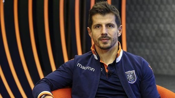 Emre Belözoğlu'nun ilk hedefi Fenerbahçe'den