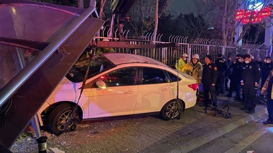 Otobüs durağında can pazarı! 1 ölü, 2 yaralı