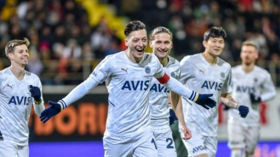 7 gollü maç nefes kesti: Fenerbahçe, Alanyaspor'dan 3 puanı aldı