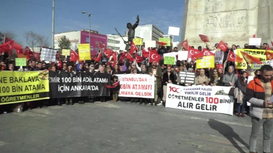 Öğretmen adaylarından Ankara'da 100 bin atama talebi: 'Kapı kapı para toplayıp, hakkımızı savunmaya geldik'