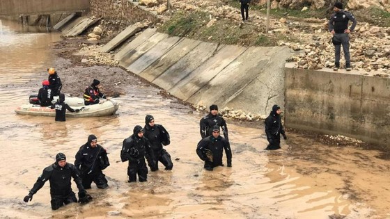 Adıyaman'da hamile kadın ve kızı selde kayboldu: Arama çalışmaları 5'inci günde de sürüyor