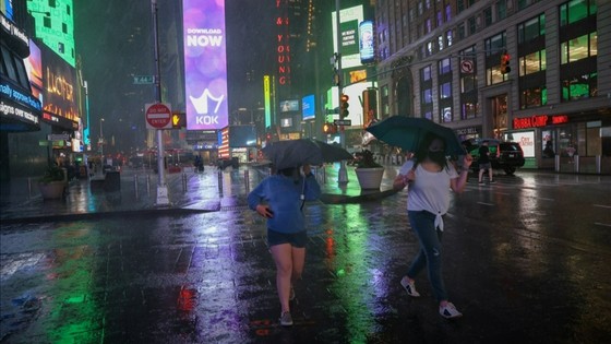 Su baskınları nedeniyle New York'ta OHAL ilan edildi