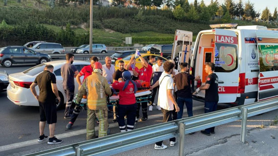 Bağcılarda Araç, Yayaların Arasına Daldı: 2'si Ağır 5 Yaralı