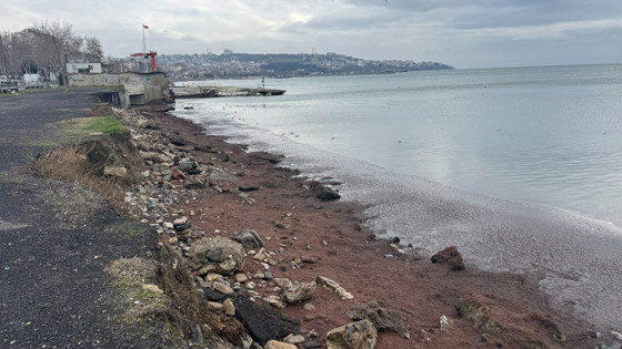 Tekirdağ Sahili Kızıla Döndü