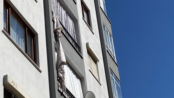 Çarşafları Bağlayarak Alt Kata İnmek İstedi: 4. Kattan Düştü