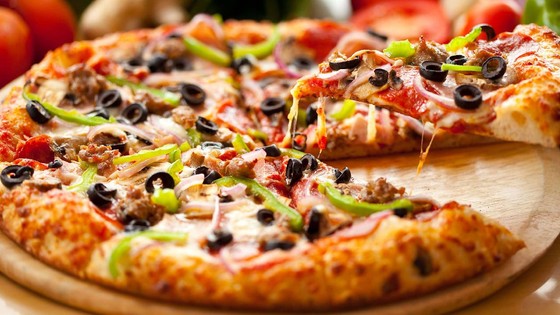 Ünlü Pizza Zinciri İflas Kıskacında: Şubeleri Teker Teker Alarm Verdi