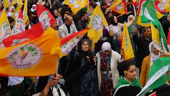 DEM Parti'den Kritik 'Süreç' Hamlesi: İsim ve Logo Değişecek mi?