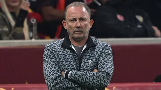 Beşiktaş’ta Deprem Üstüne Deprem! Derbi Sonrası Sergen Yalçın Biletini Kesti: Yıldız İsim Takıma Veda Ediyor