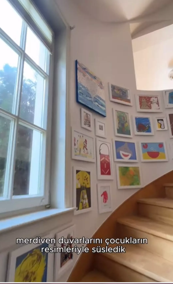 Berfu ve Eser Yenenler’in Yeni Evine Sosyal Medyada Eleştiri Yağdı: ‘Kreş mi Burası?’ - Resim : 3