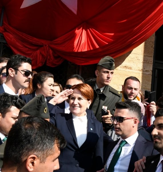 Meral Akşener'den gençlerle Anıtkabir çıkarması - Resim: 10