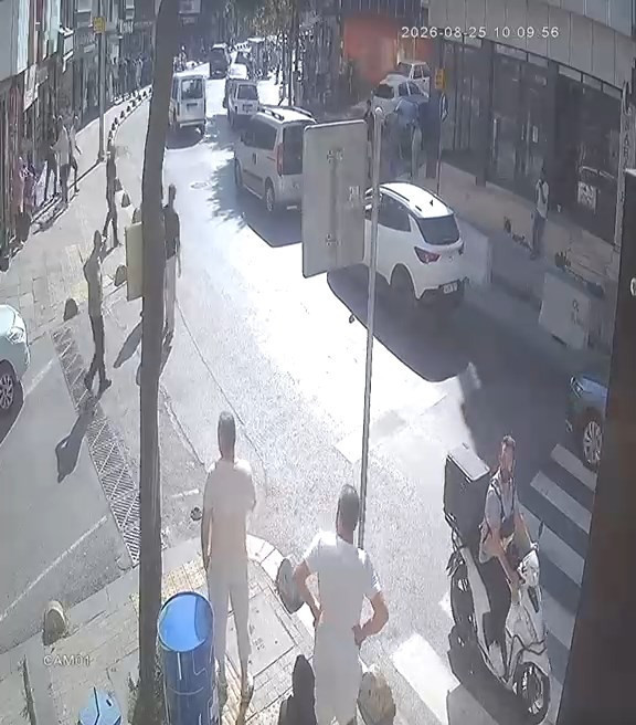 Gaziosmanpaşa'da Dehşet Anları: Sığındığı Yufkacıda Vurulan Kadın Hayatını Kaybetti - Resim : 1