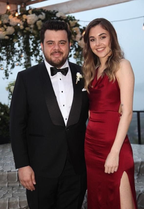 Berfu ve Eser Yenenler’in Yeni Evine Sosyal Medyada Eleştiri Yağdı: ‘Kreş mi Burası?’ - Resim : 1