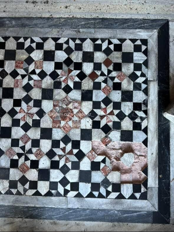 Kültür Vandalizmi! Süleymaniye Camii’nde Tarihi Tahribat… Mimar Sinan’ın Mirası Delik Deşik - Resim : 2