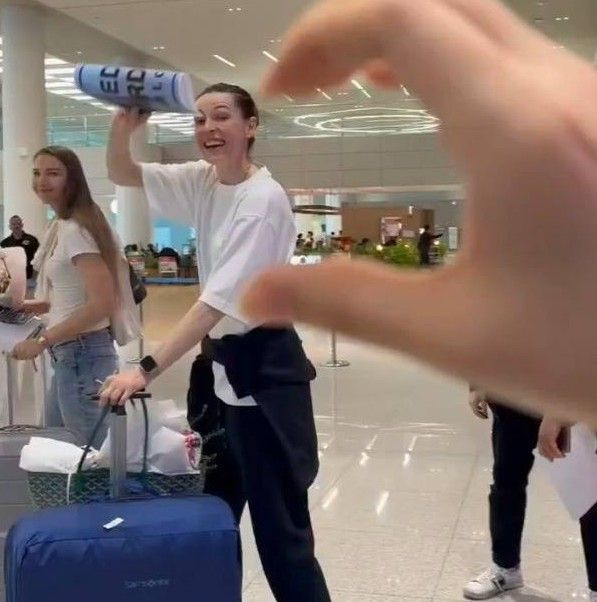 Eda Erdem Bavullarını Topladı, Güney Kore'nin Yolunu Tuttu: Yanında Meliha da Var! - Resim: 3