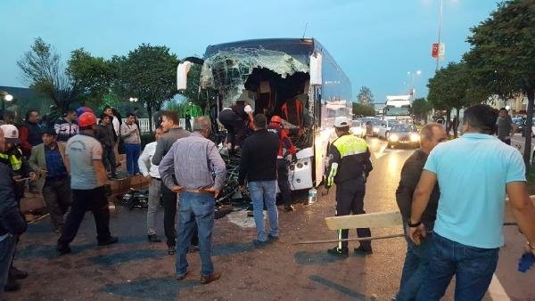 Zonguldak'ta yolcu otobüsü, TIR'a çarptı: 1 ölü, 17 yaralı - Resim: 2