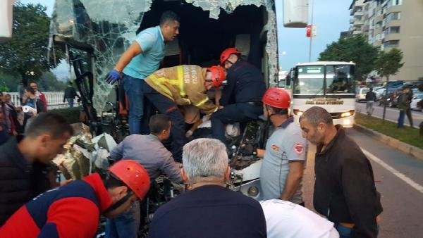Zonguldak'ta yolcu otobüsü, TIR'a çarptı: 1 ölü, 17 yaralı - Resim: 5