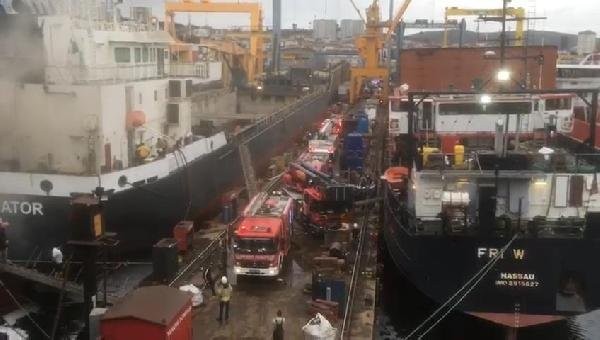 Tuzla'da gemide yangın - Resim: 8