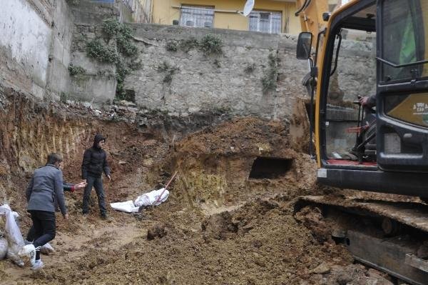 İnşaat kazısında tarihi mezar bulundu - Resim: 1