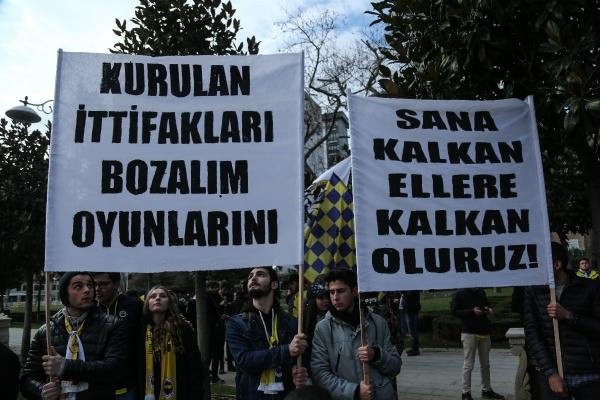 Fenerbahçe taraftarı hakem kararlarını protesto etti - Resim: 1