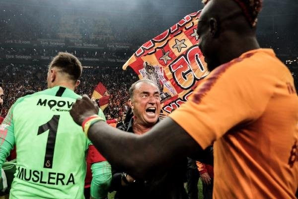 Galatasaray'ın şampiyon olduğu Başakşehir maçından kareler - Resim: 6