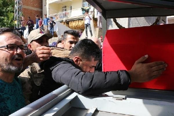 Şehit Uzman Onbaşı Mesut Çelik, Adıyaman'da toprağa verildi - Resim: 4