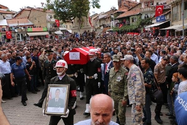 Şehit Uzman Onbaşı Mesut Çelik, Adıyaman'da toprağa verildi - Resim: 3