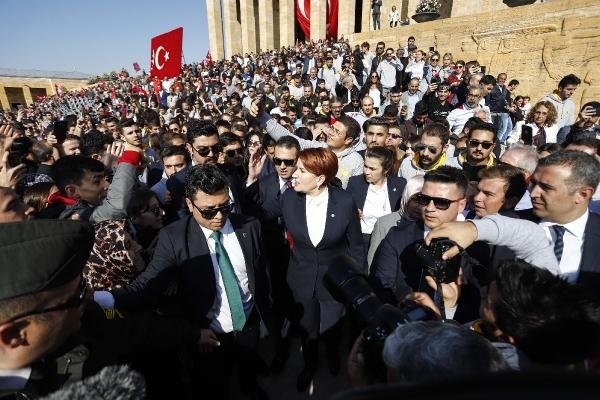 Meral Akşener'den gençlerle Anıtkabir çıkarması - Resim: 2