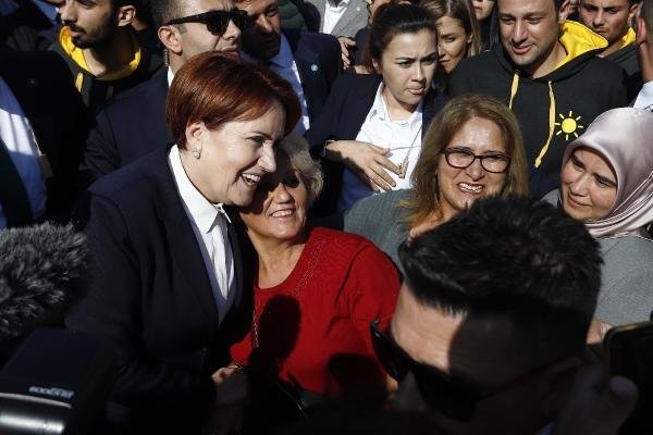 Meral Akşener'den gençlerle Anıtkabir çıkarması - Resim: 1