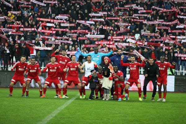 Demir Grup Sivasspor - Göztepe maçından kareler - Resim: 20