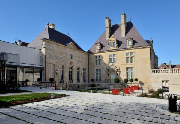 Paris'in Kalbindeki 88 Milyon Euroluk Vurgun Kamerada! İşte Louvre Müzesi Soygunu - Resim : 4
