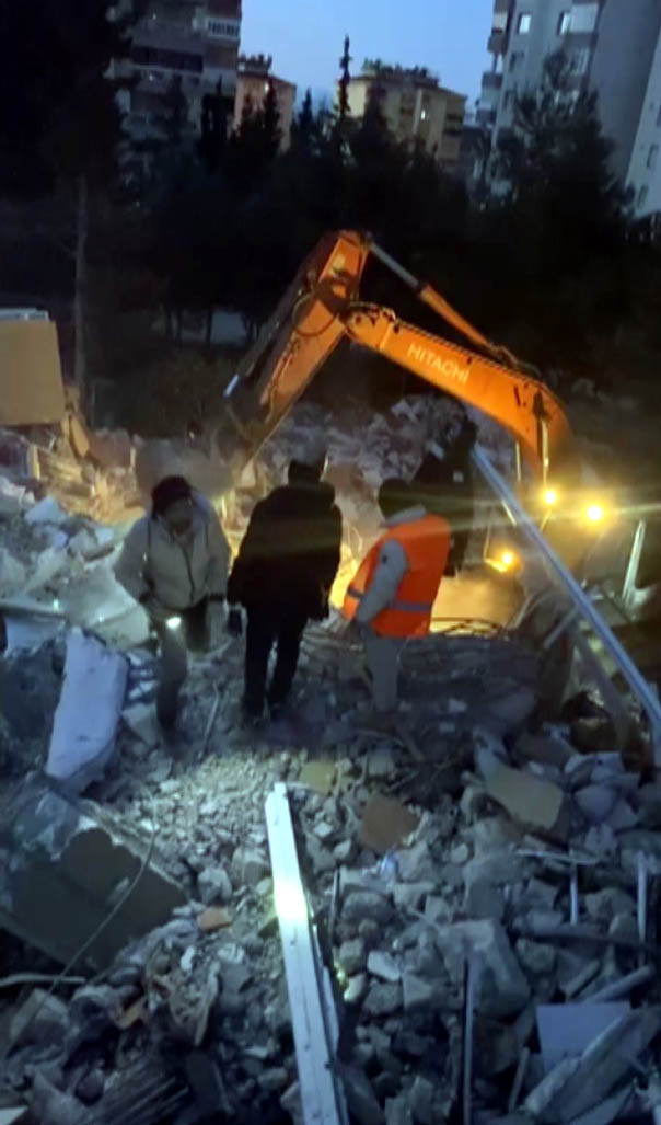 Depremde 115 Kişiye Mezar Olmuştu! Penta Park Sitesi Davasında 13 Kamu Görevlisi ve 7 Firma Yetkilisine Daha Dava Açıldı - Resim : 5