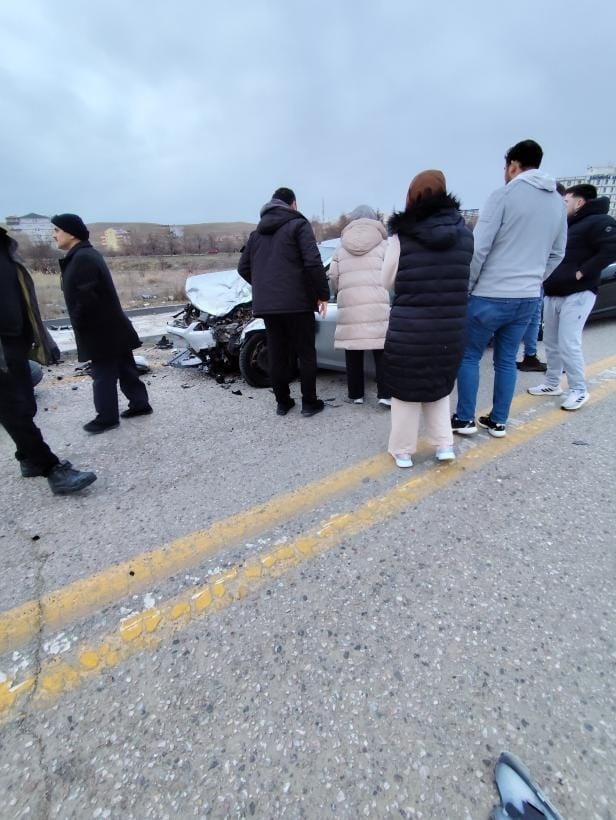 Başkent'te Feci Kaza! Hepsi Birbirine Girdi, Yaralılar var - Resim : 1