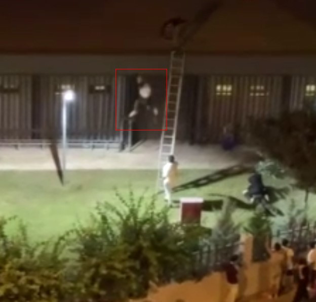 Blok3 Konserinde Kan Donduran Olay! Bir Genci Çatıdan Aşağı Atıp Diğerini Darp Ettiler - Resim : 1