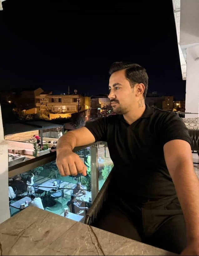 İsrail'in Attığı F&uuml;ze, İran'da T&uuml;rk TIR'ını Vurdu: Hataylı Şof&ouml;r Ağır Yaralı - Resim : 1