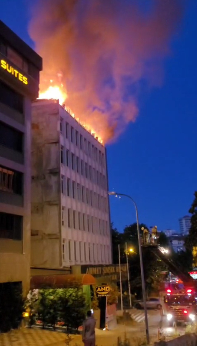 İstanbul Kartal'da Yangın Paniği - Resim : 1