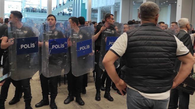 Yurt dışı oyları sayımında AKP'liler CHP'lilere saldırdı!