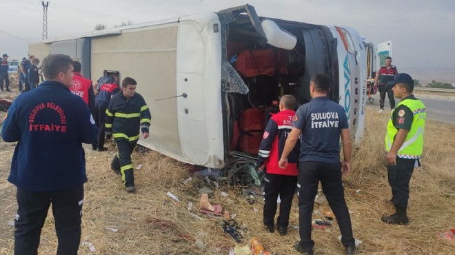 Amasya'da yolcu otobüsü devrildi: Çok sayıda ölü ve yaralı var!